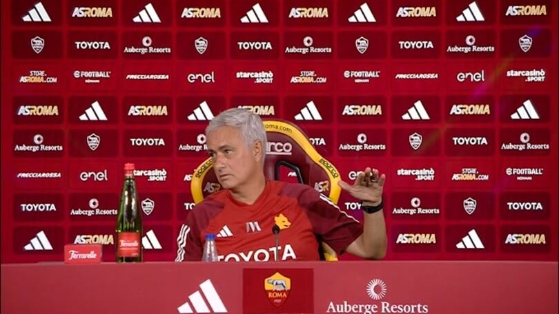 Mourinho: "Io con Totti ci parlo, ma non sono nessuno..."