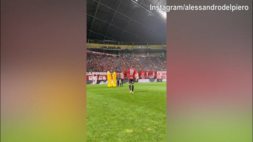 Del Piero, la classe non tramonta mai: magia su punizione!