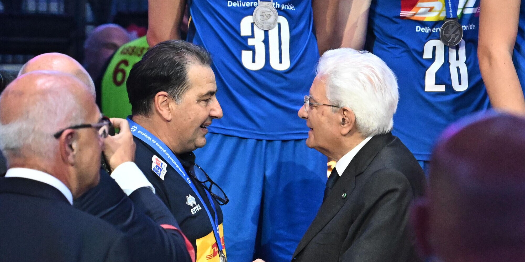 Mattarella applaude la nazionale e premia i vincitori