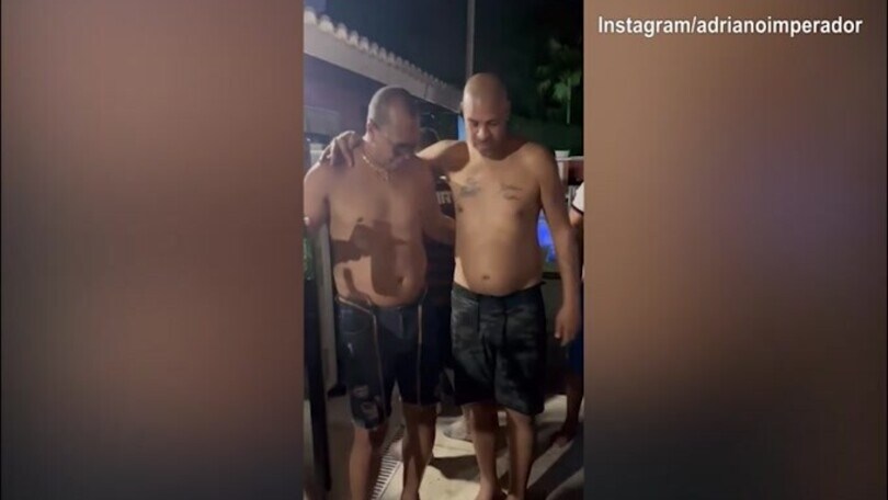 La danza della 'panza': Adriano l'Imperatore dà spettacolo