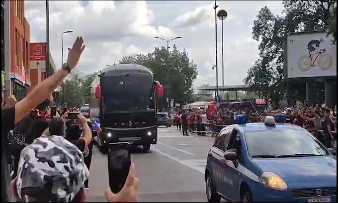 Milan-Verona: i rossoneri arrivano allo stadio