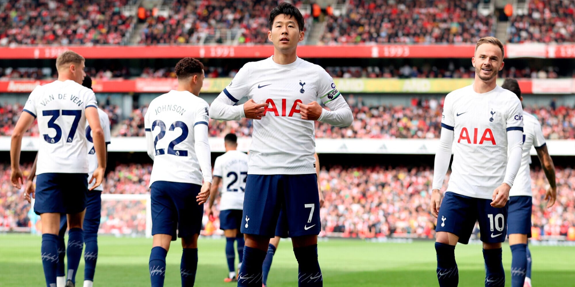 Disastro Romero, doppietta Son: pari Arsenal-Tottenham. Chelsea, che tonfo