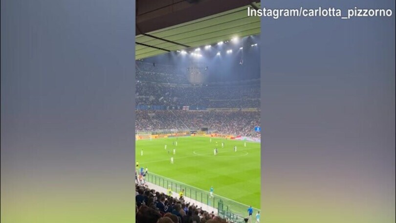 Sassuolo, Castillejo torna a San Siro: la fidanzata riprende l'ingresso