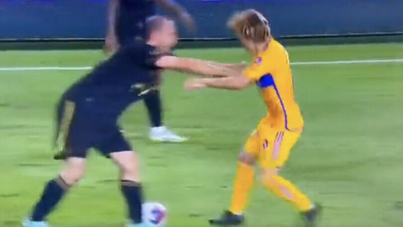 L'avversario lo provoca, Chiellini reagisce così