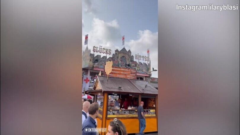 Bastian ed Ilary Blasi insieme all'Oktoberfest