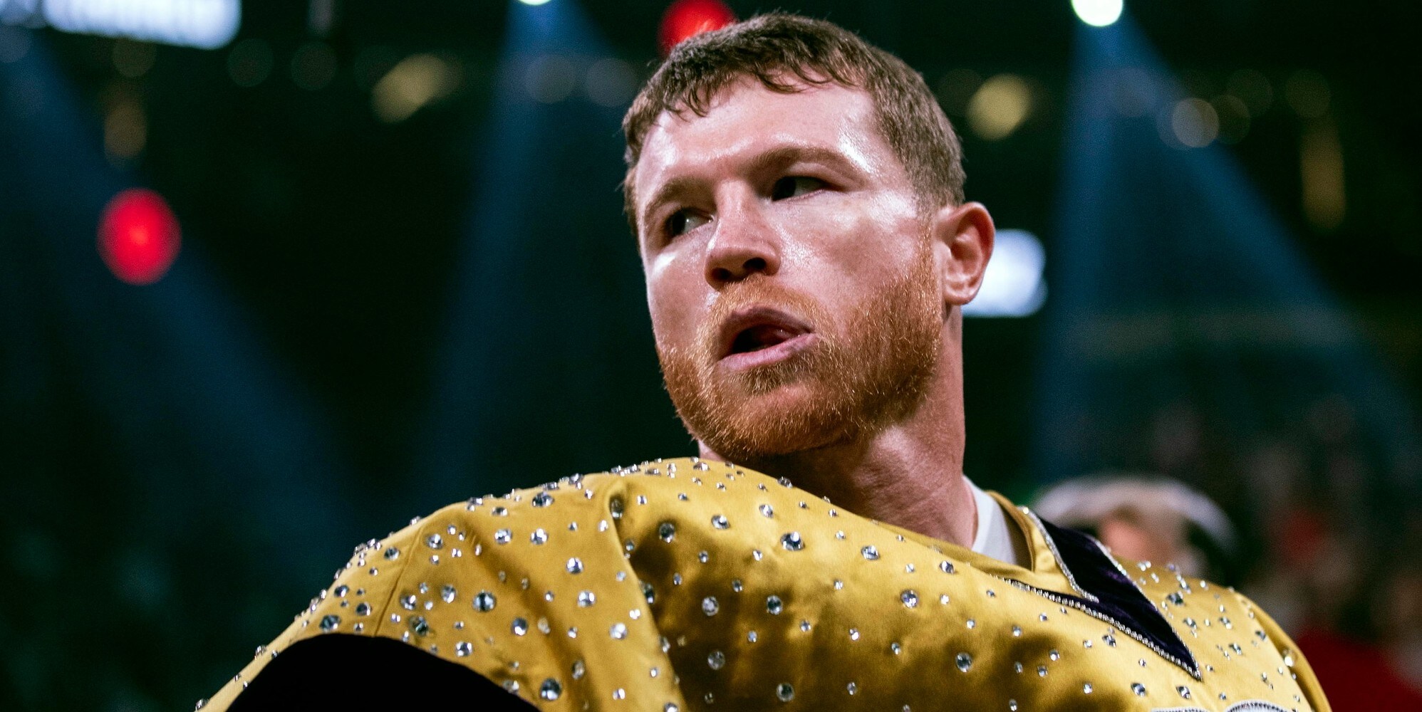 Boxe, Canelo Alvarez vince ancora: è campione dei supermedi