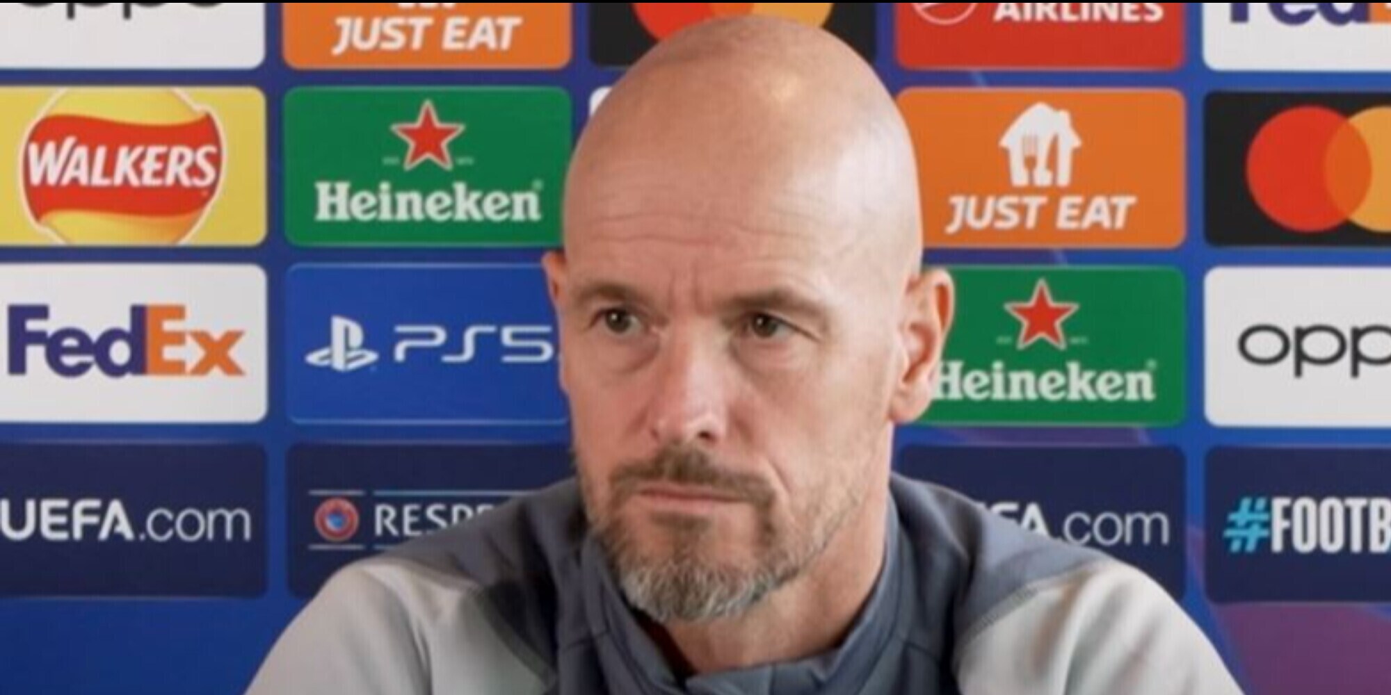 Manchester United, Ten Hag: "Onana e Bayindir sono i due portieri giusti per noi"