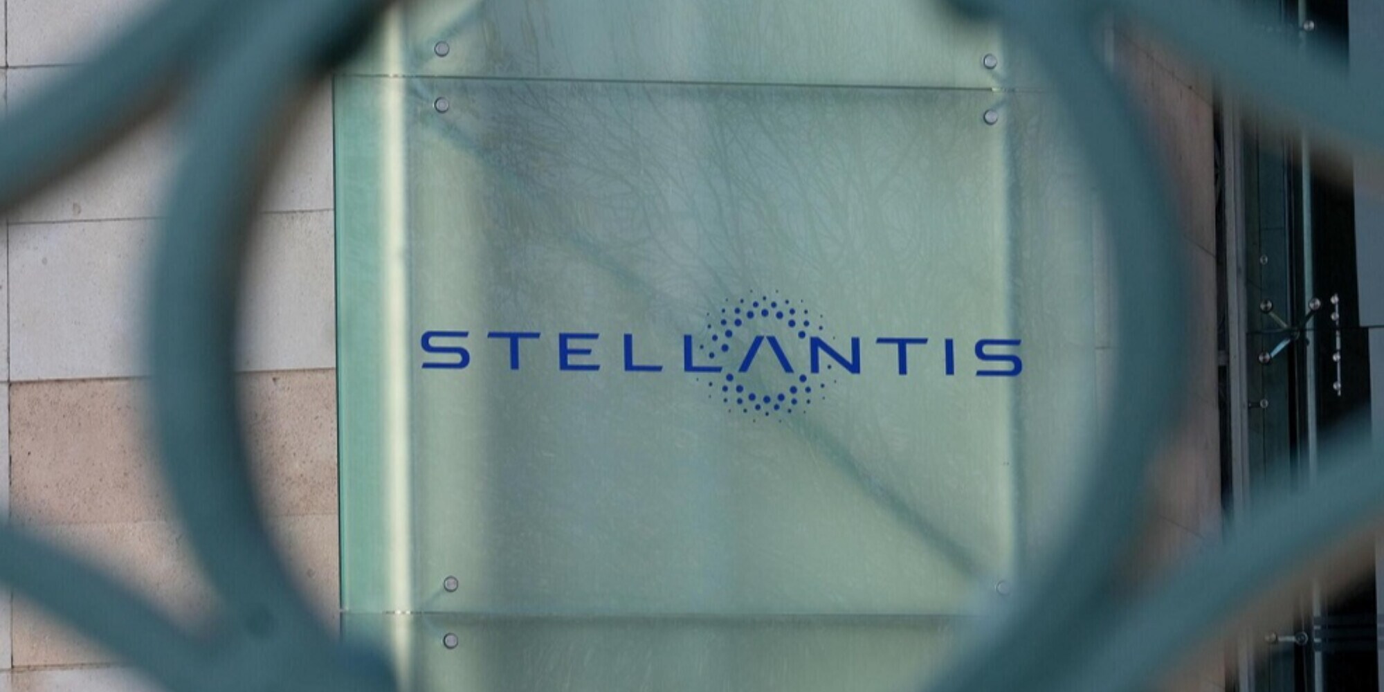 Stellantis licenzia in tronco un operaio di Mirafiori: il motivo
