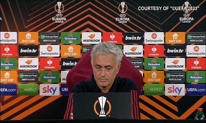 Mourinho: "No al turnover totale, Dybala riposa"