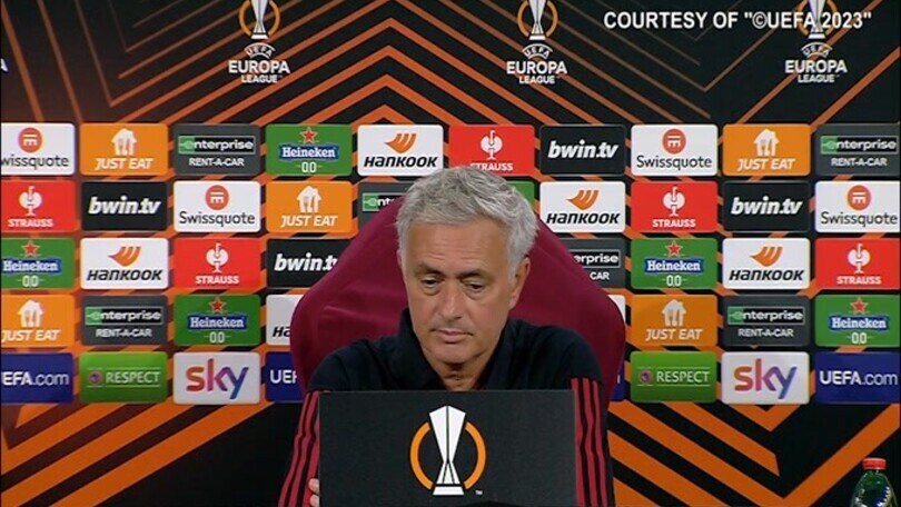 Mourinho: "No al turnover totale, Dybala riposa"