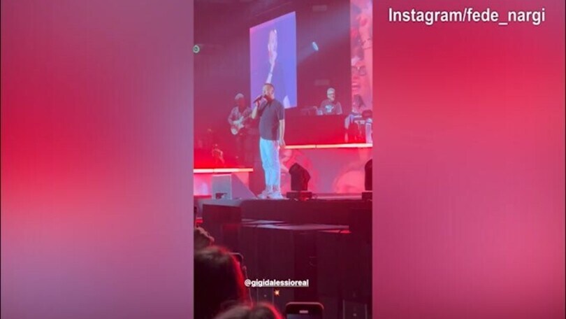 Concerto Gigi d'Alessio a Milano, Federica Nargi si scatena!