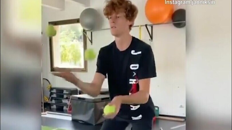Tennis, Sinner si qualifica agli ottavi di finale a Shangai