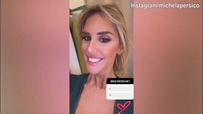 Michela Persico, domanda ai fan: "Meglio con la coda o no?"