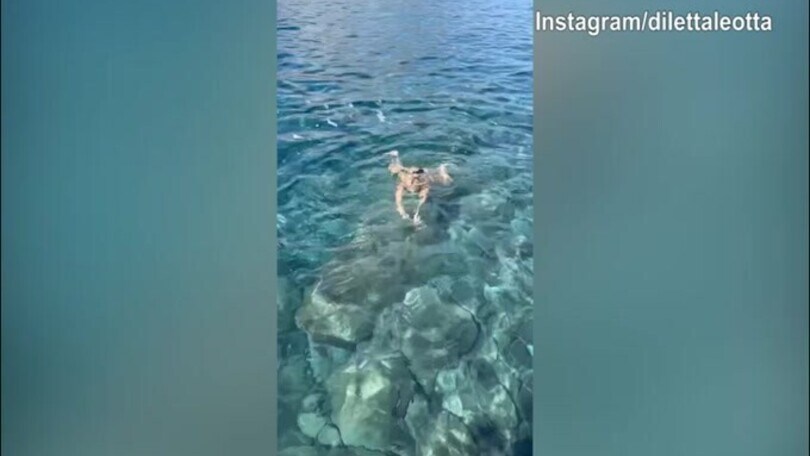 Diletta Leotta, nuotata nel mare della Sicilia