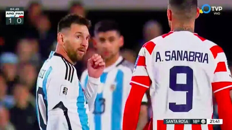 Lo sputo di Sanabria verso Messi in Argentina-Paraguay