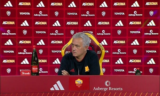 Mourinho: "Parole Palladino? Non voglio abbassare il mio livello"