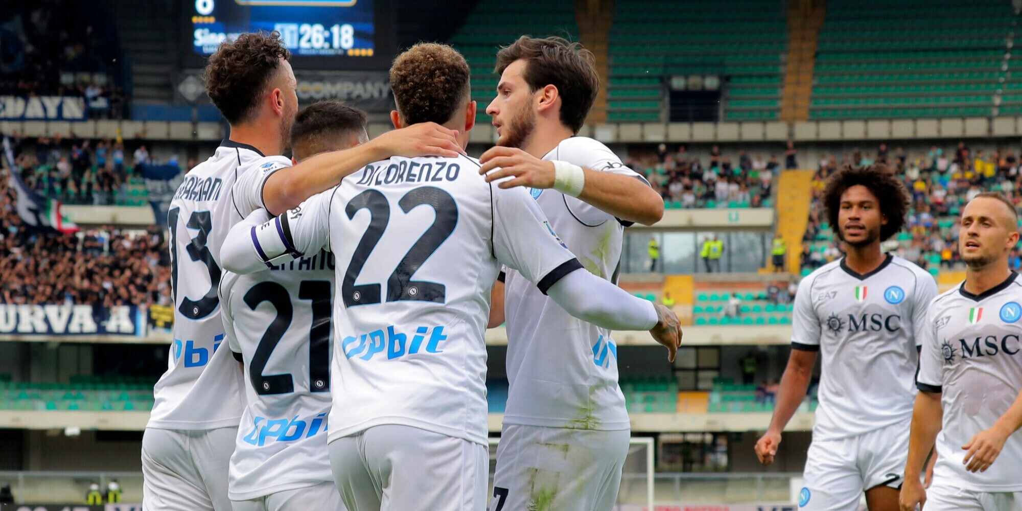 Kvaratskhelia e Politano show: 3-1 Napoli, al Verona non basta Lazovic