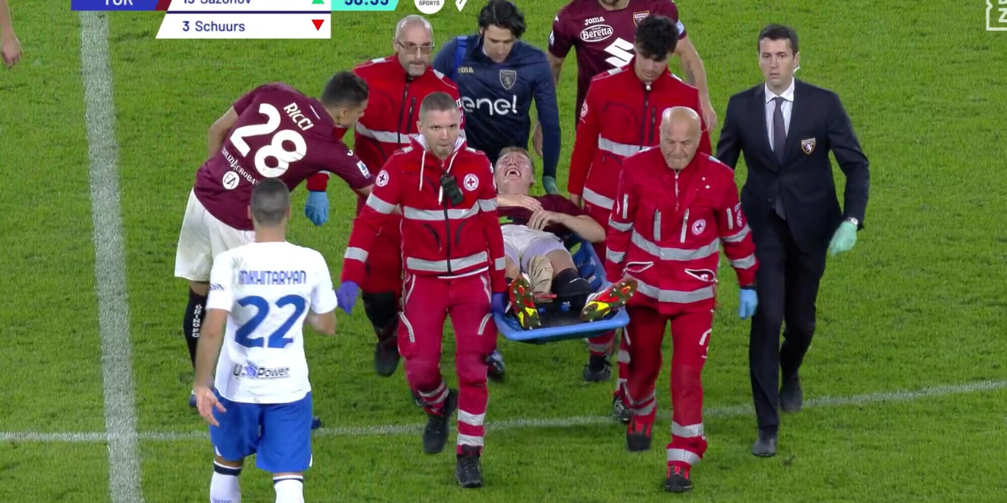 Schuurs, infortunio al ginocchio in Toro-Inter: esce in barella piangendo