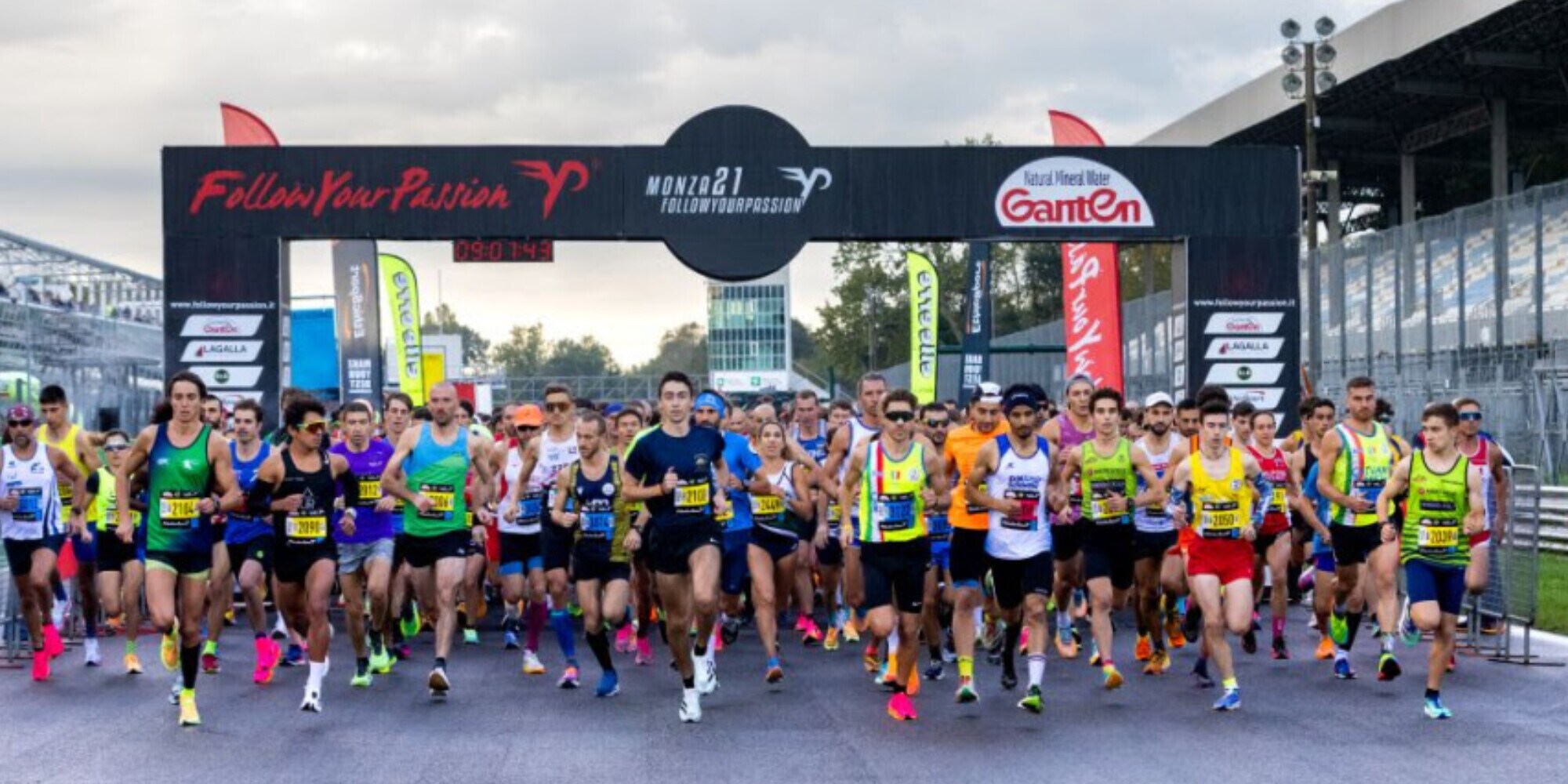 In autodromo sfrecciano più di 4000 atleti tra ciclisti e runner. I vincitorii di Monza12H e Monza21