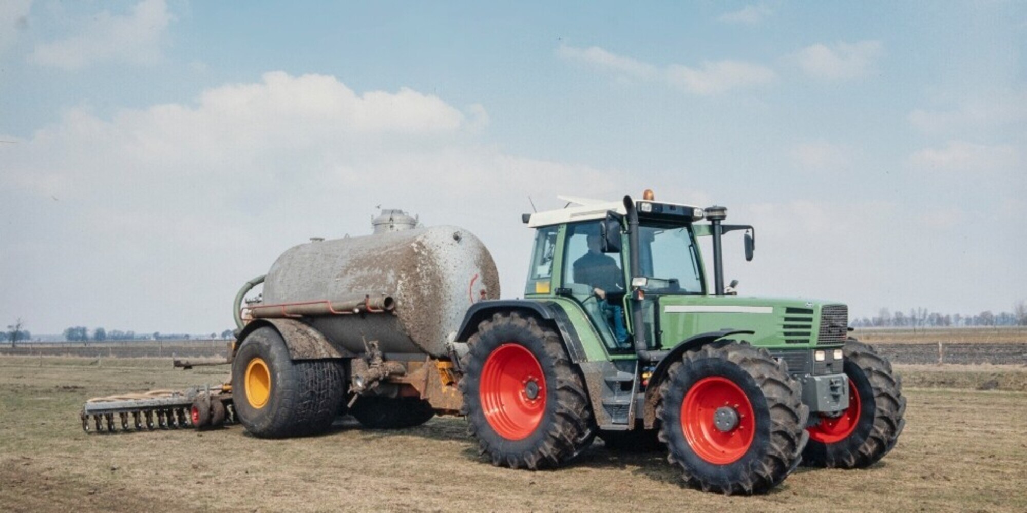 Trucca il trattore per farlo sfrecciare a 100 km/h: multato e fermato