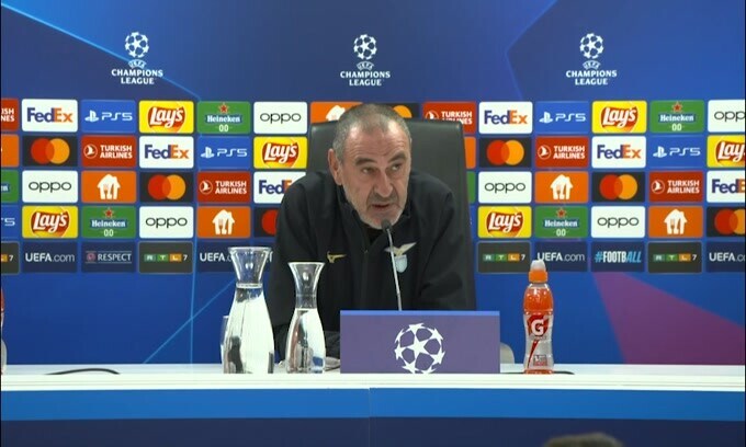 Sarri: "Striscione contro di me? Meglio che offendano che tirino il piscio"