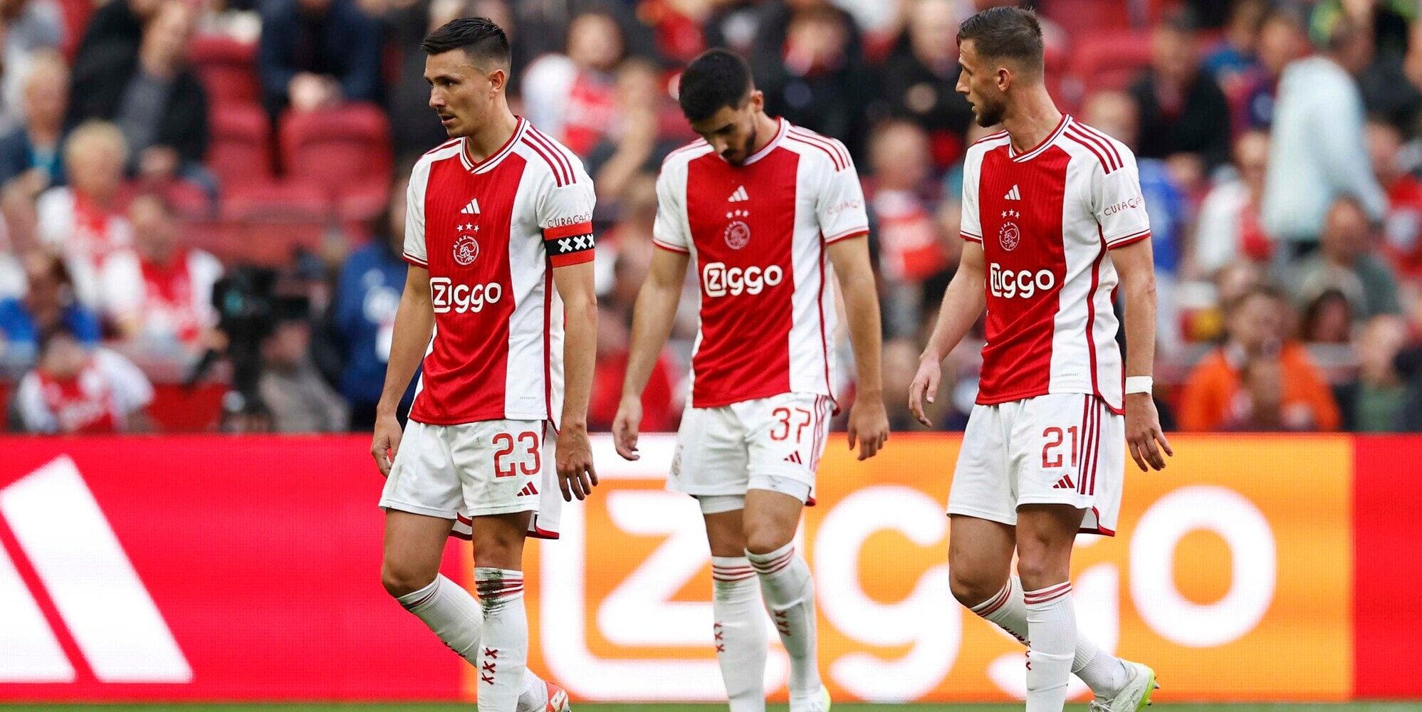 Ajax, crisi infinita: dalla semifinale di Champions al rischio retrocessione