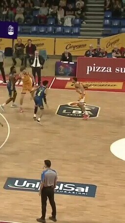 Carpegna Prosciutto Pesaro - Givova Scafati Basket