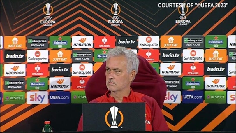 Mourinho: "Con me e gli altri due pesi e due misure"