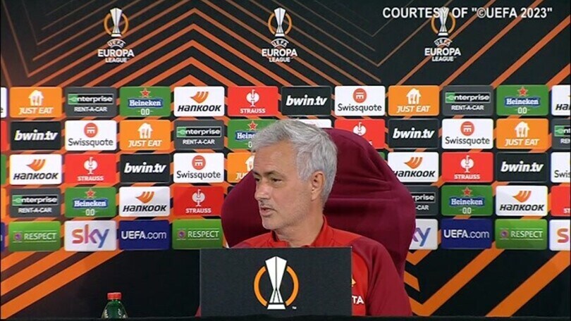 La richiesta clamorosa di Mou in conferenza: cerca il numero di Stepanek