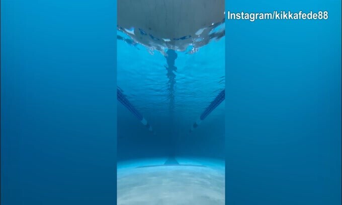 Verso l'ottavo mese di gravidanza: ecco Fede Pellegrini in acqua