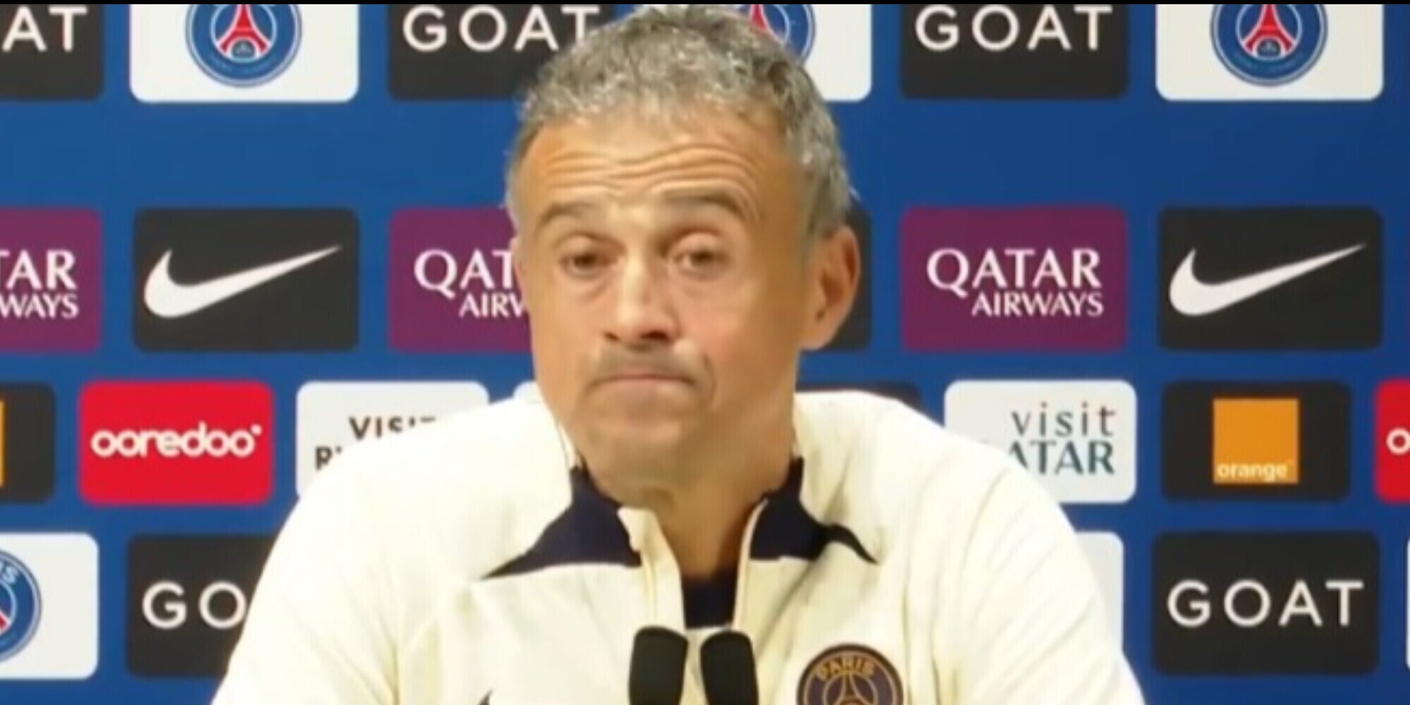 Psg, Luis Enrique scherza coi pochi giornalisti: "Cosa sta accadendo?"