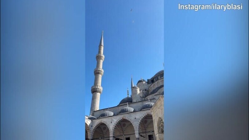 Istanbul, continua il tour di Ilary Blasi