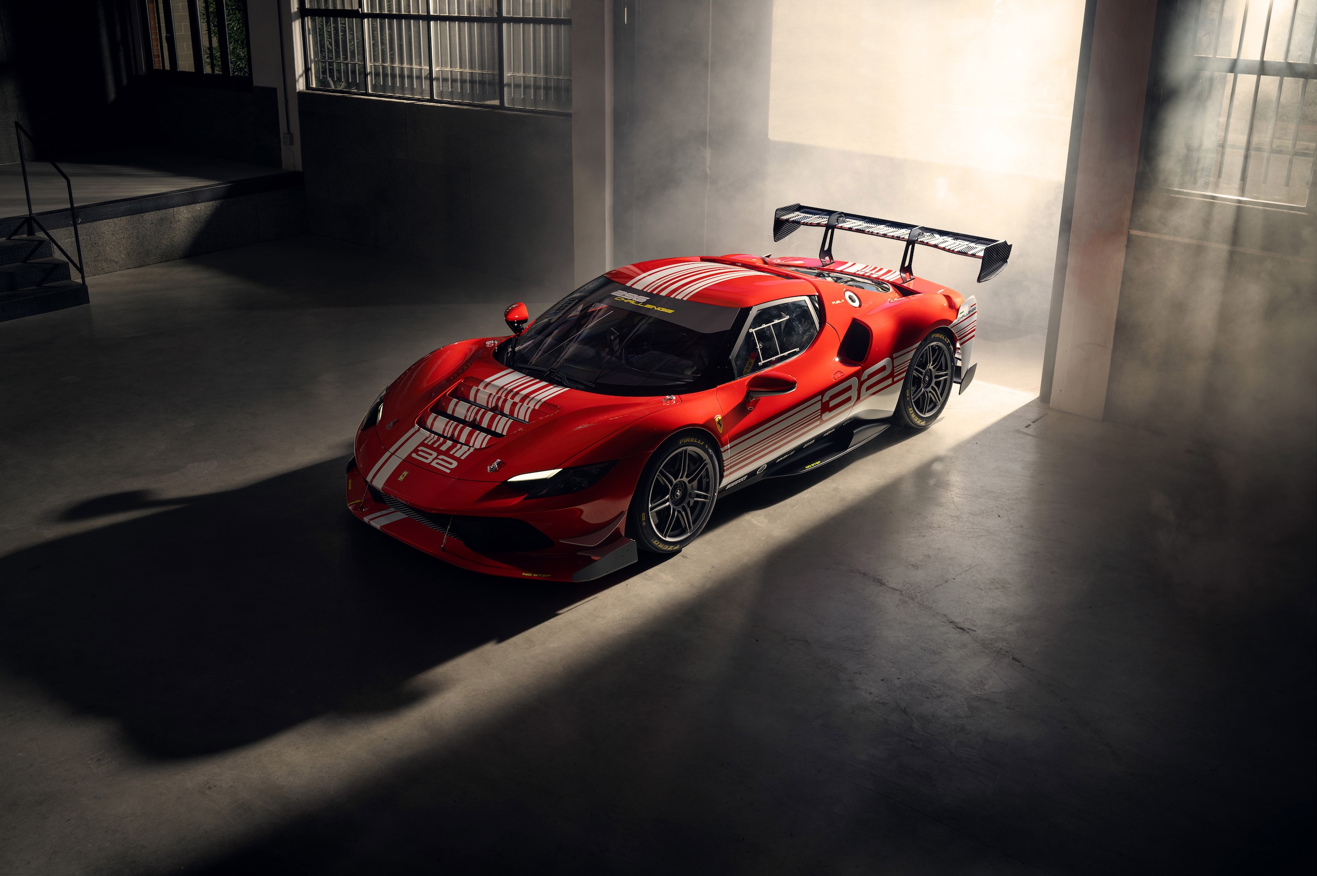 Nuova Ferrari 296 Challenge: la purosangue più corsaiola di sempre