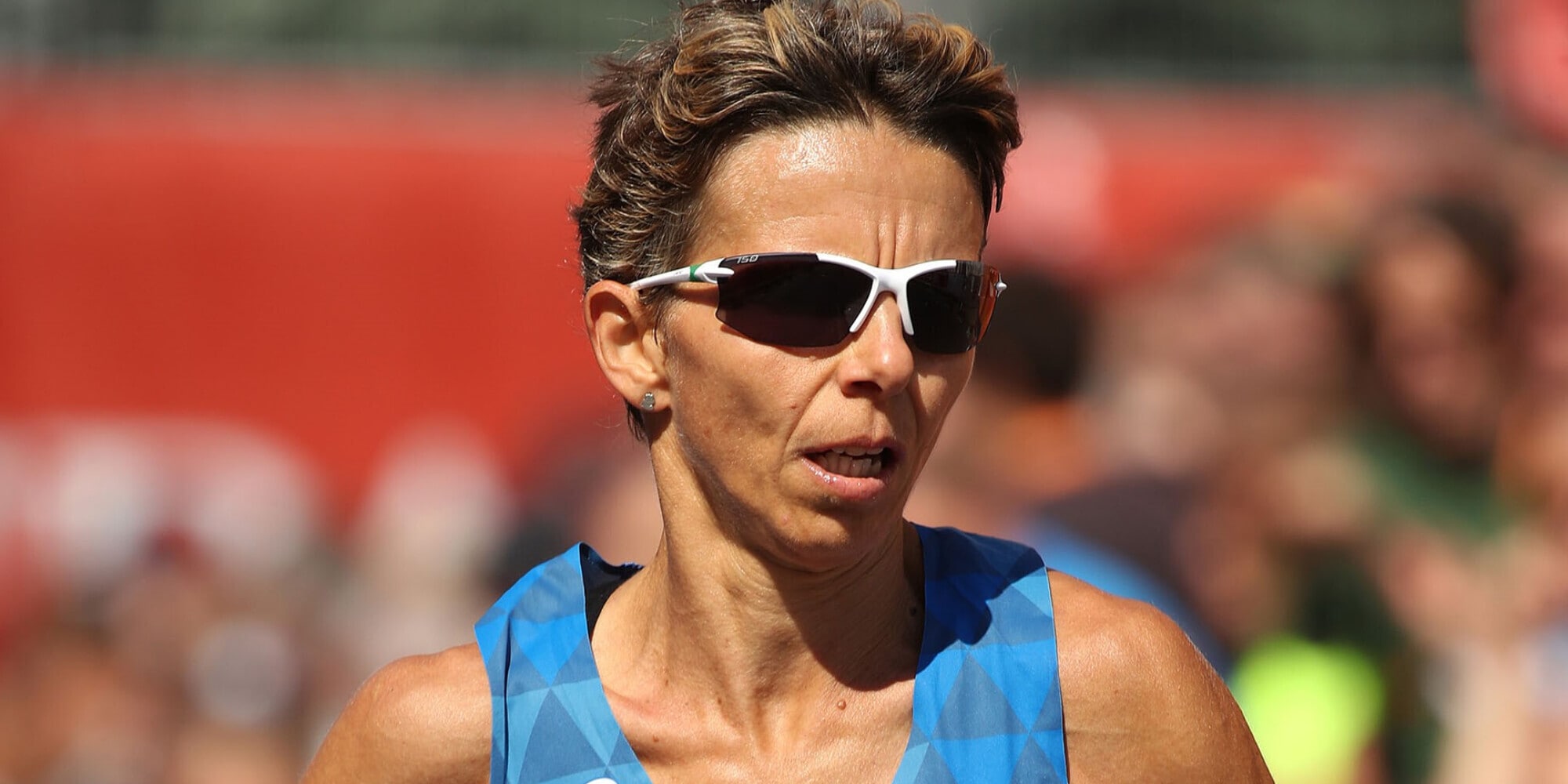 Catherine Bertone 2h35'35" a 51 anni. Dietro c'è la giovanissima Aurora Bado