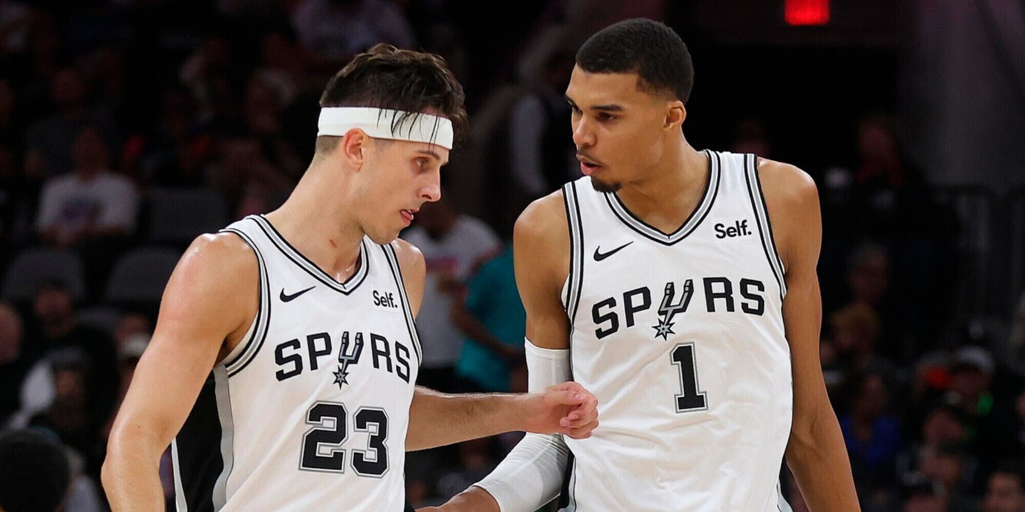 Nba, San Antonio beffa Phoenix sulla sirena: Cleveland ancora ko