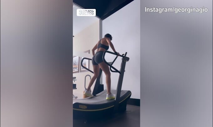 Giovedì in palestra per Georgina Rodriguez