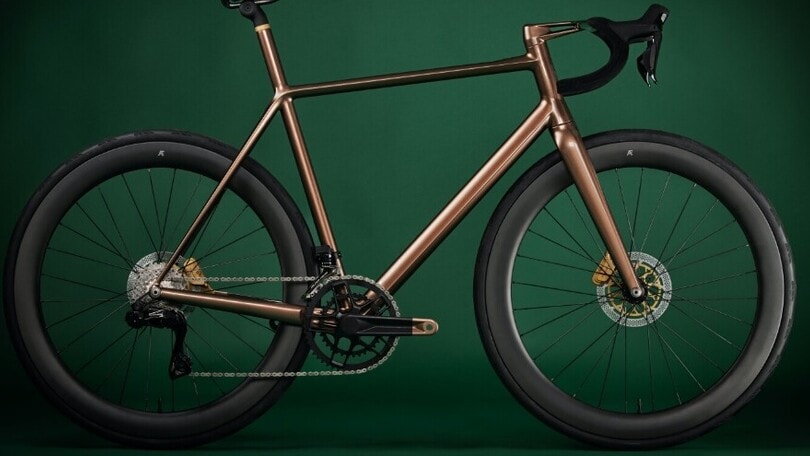 Ecco la J.Laverack Aston Martin .1R, una super personalizzabile bicicletta