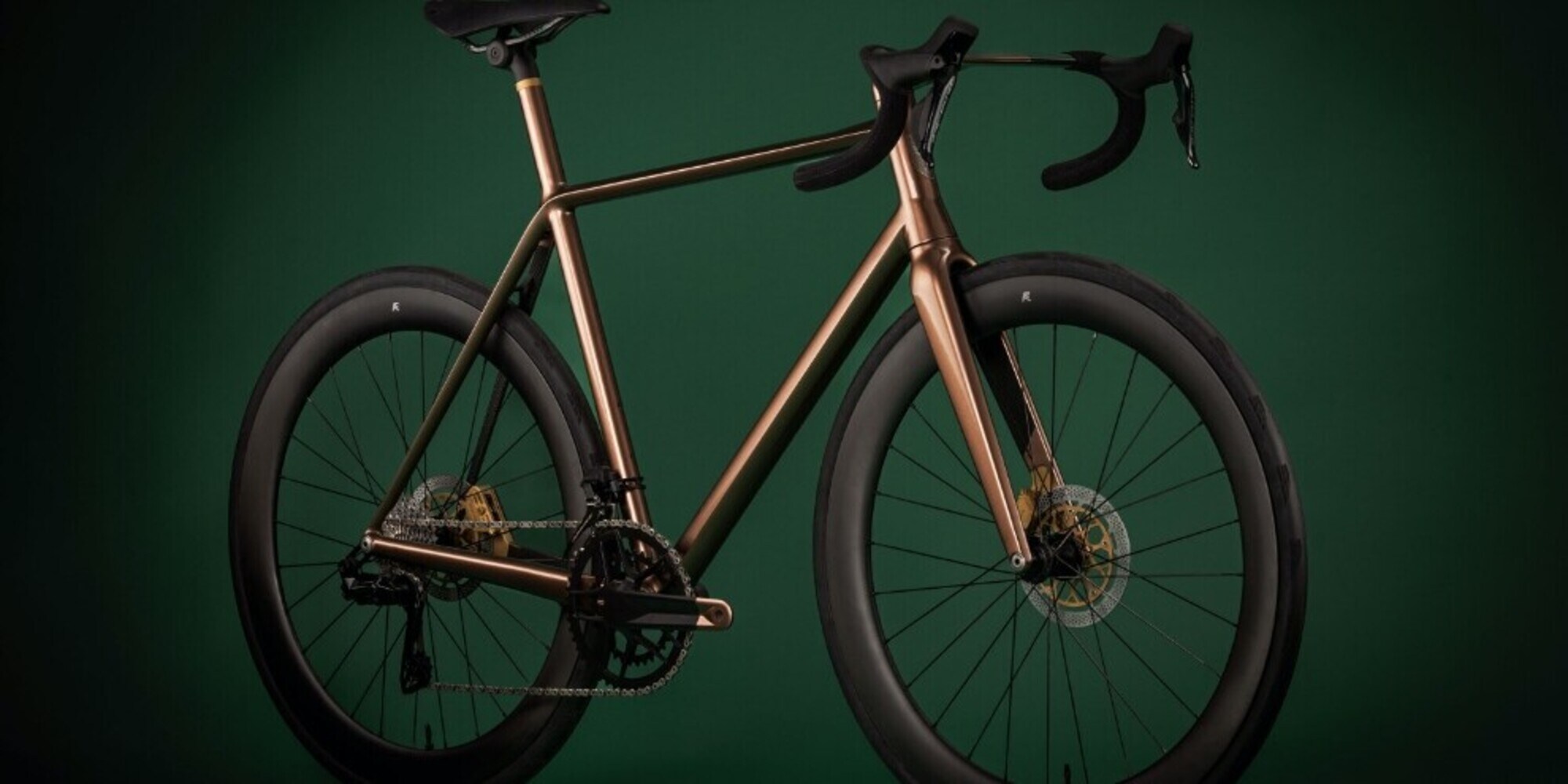 Linee eleganti e fascino irresistibile: ecco la bici Aston Martin da 20mila euro