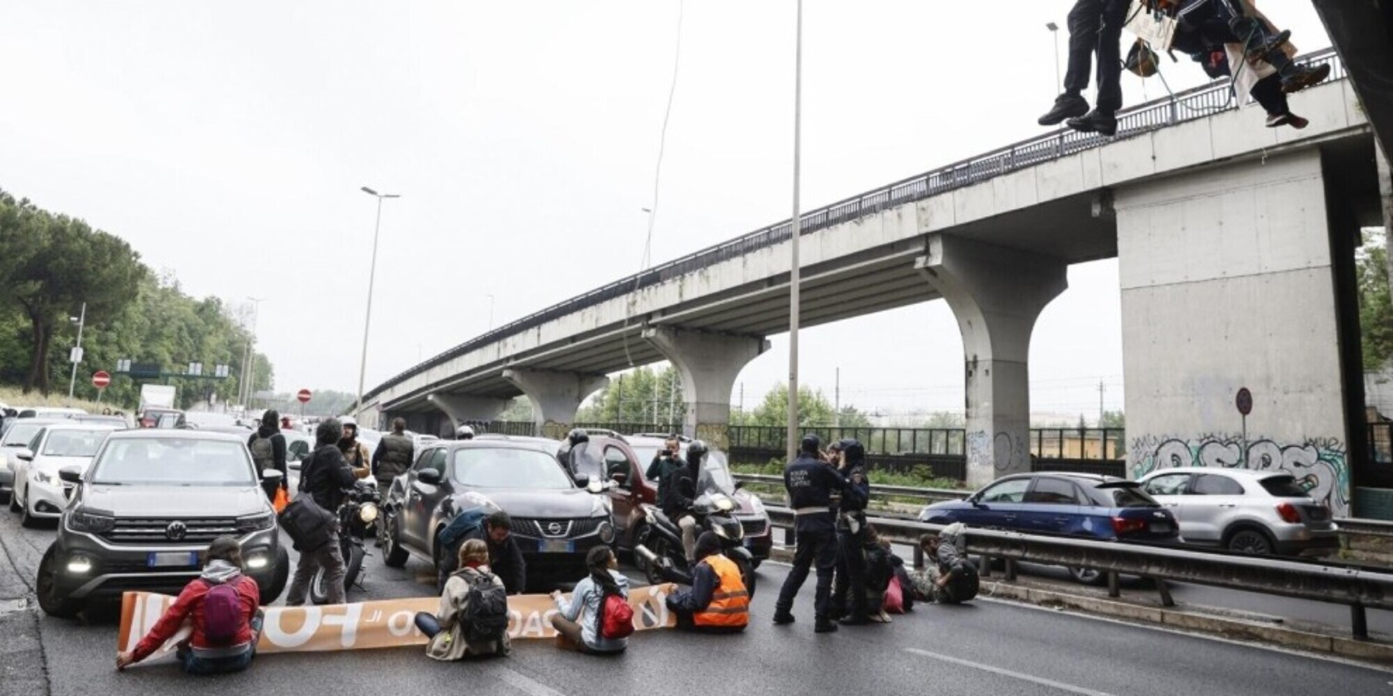 La Lega propone il carcere per chi manifesta bloccando le strade