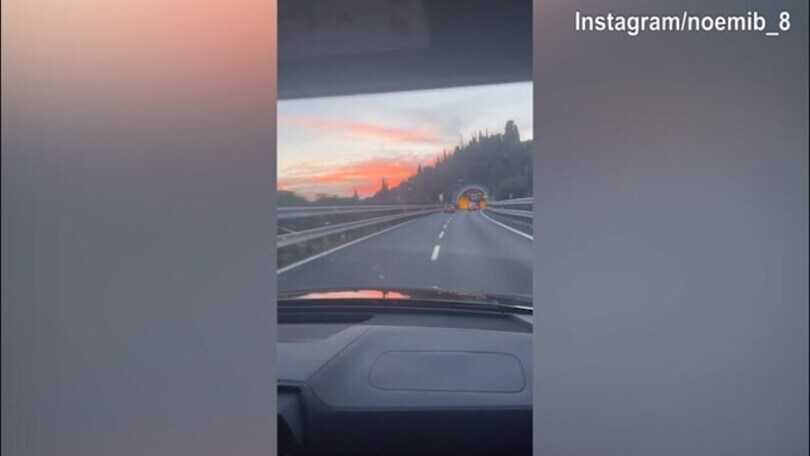 Tramonto serale dall'auto, lady Totti dove andrà?