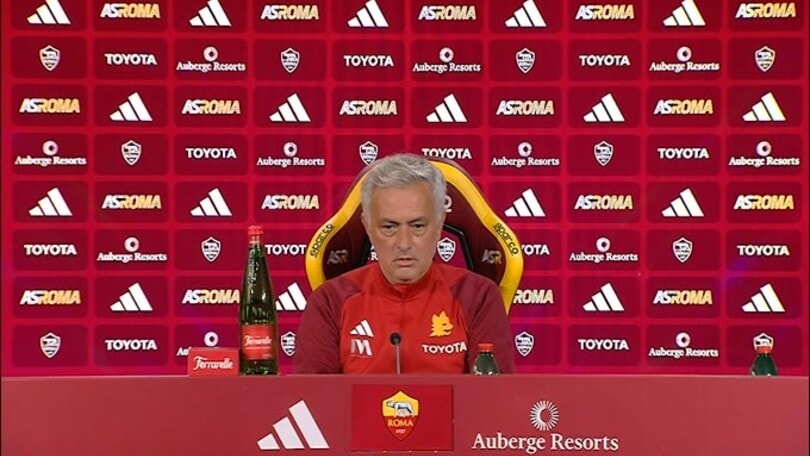 L'attacco di Mou: "Nel calcio tanta gente arrivata con il paracadute"