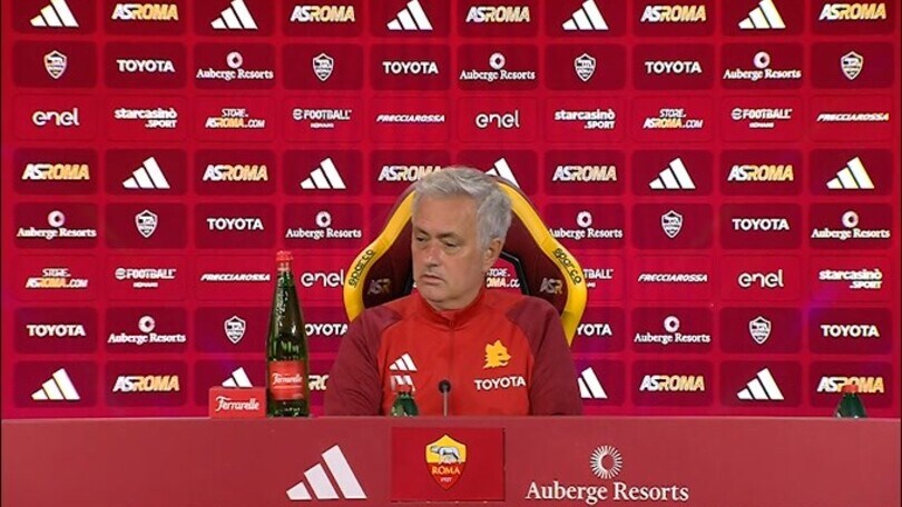 Mourinho: "Dybala e Renato Sanches a disposizione"