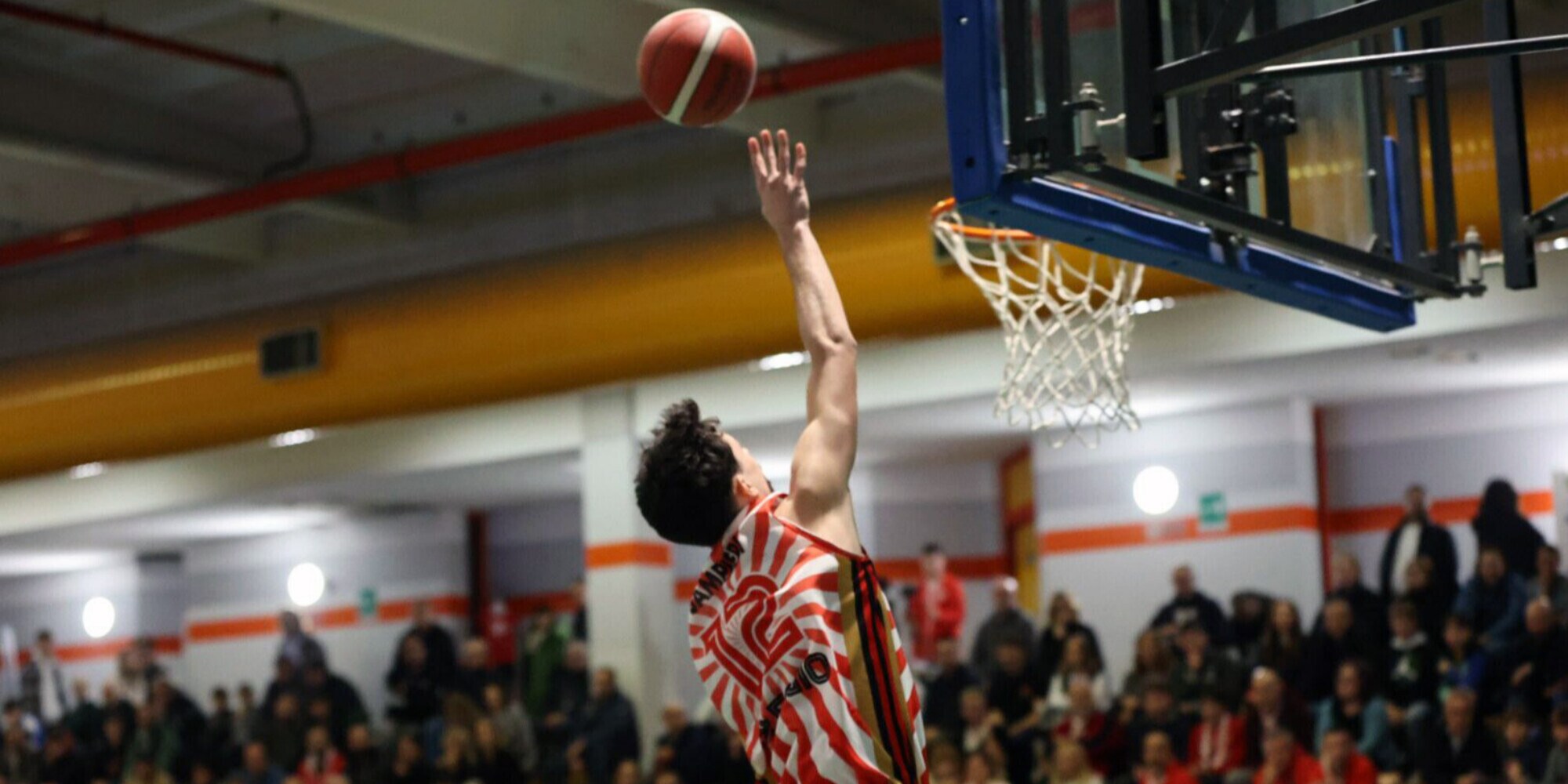 Un tiro allo scadere condanna gli Squali al ko con College