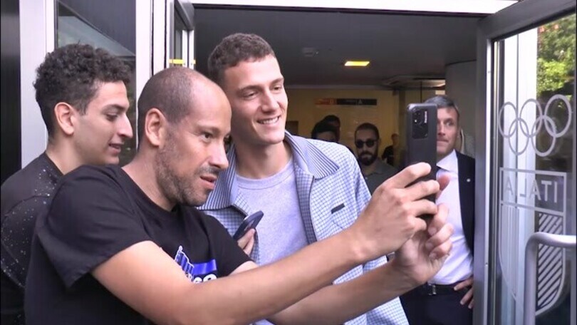 Inter, lussazione al ginocchio per Pavard