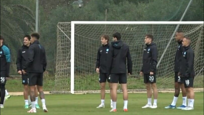 Champions League, allenamento sotto la pioggia per il Napoli