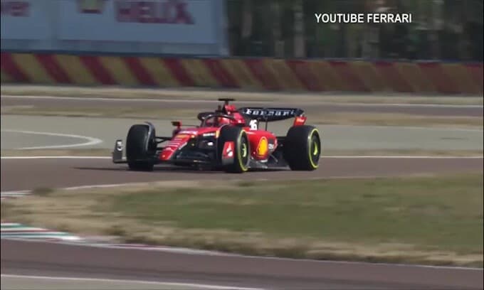 Ferrari, a Las Vegas tute speciali per Leclerc e Sainz