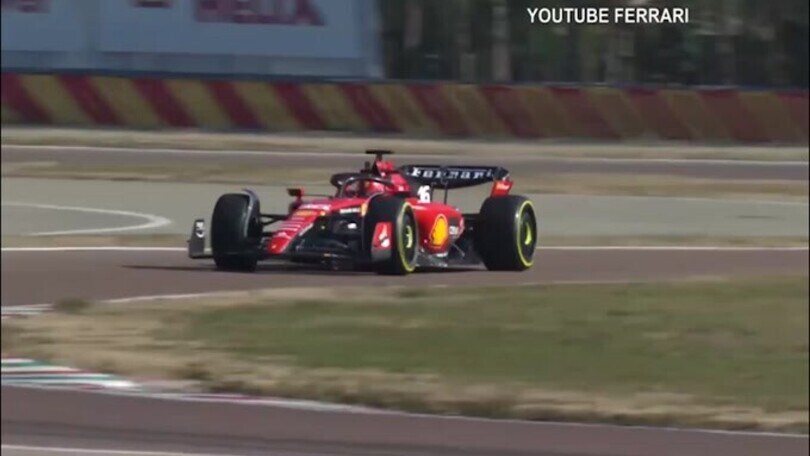 Ferrari, a Las Vegas tute speciali per Leclerc e Sainz