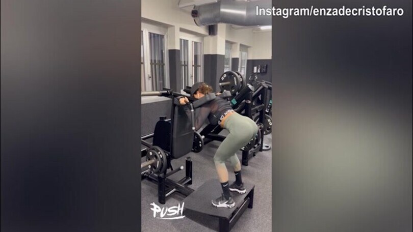 Lavoro intenso in palestra per lady D'Ambrosio