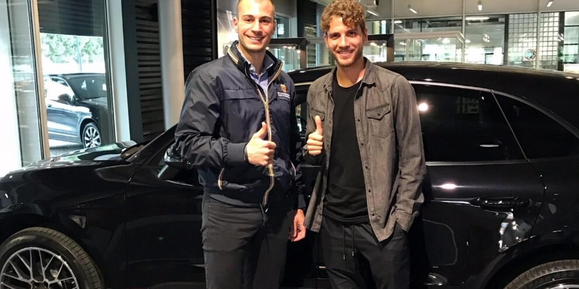 Dalla Mini alla Macan, Locatelli festeggia così il rinnovo con la Juve