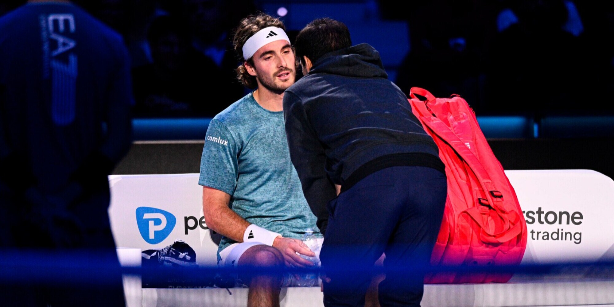 Tsitsipas infortunato: si ritira dopo 3 game, vince Rune. Cosa succede ora